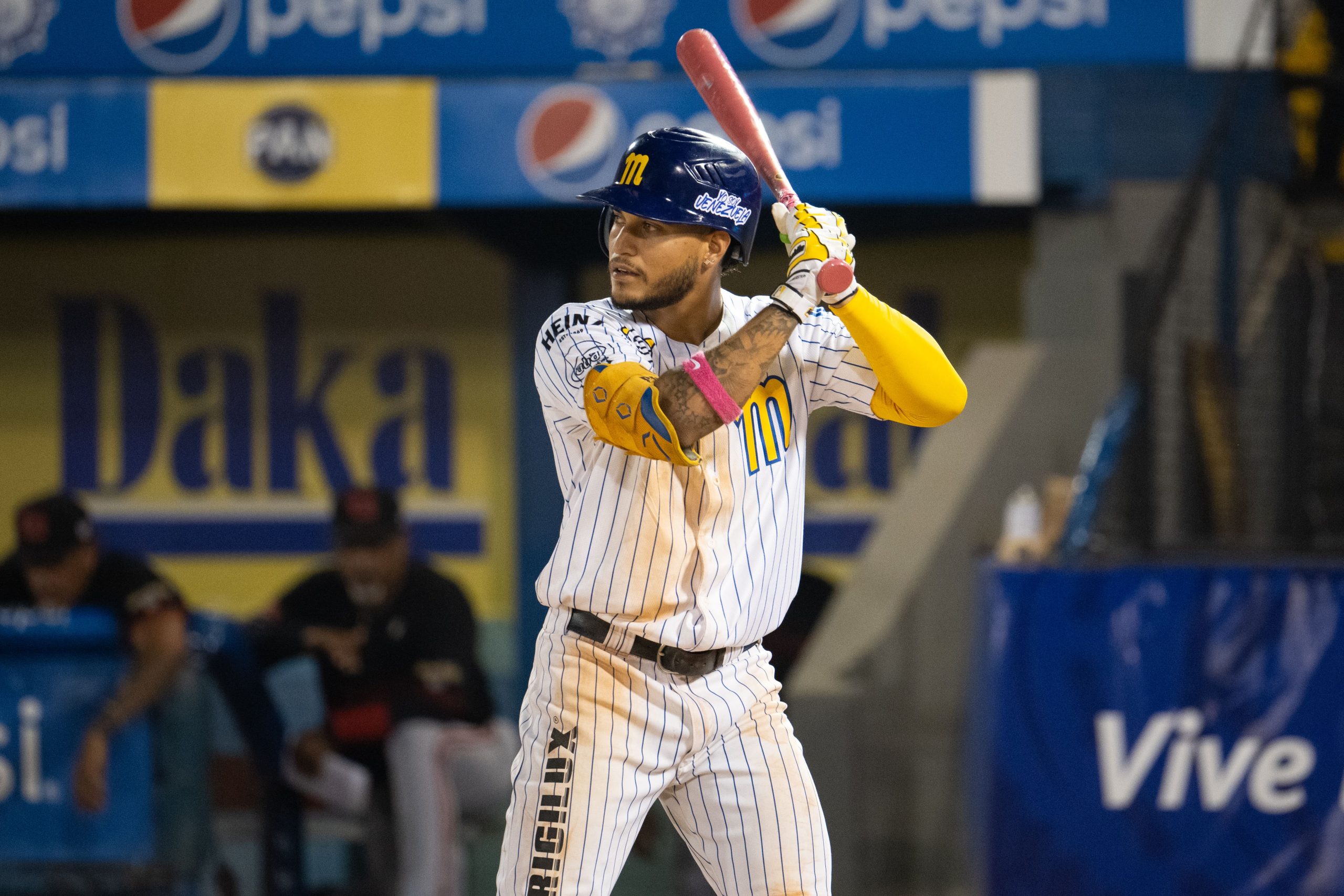 Castellano dejó en el terreno a Lara en noche redonda
