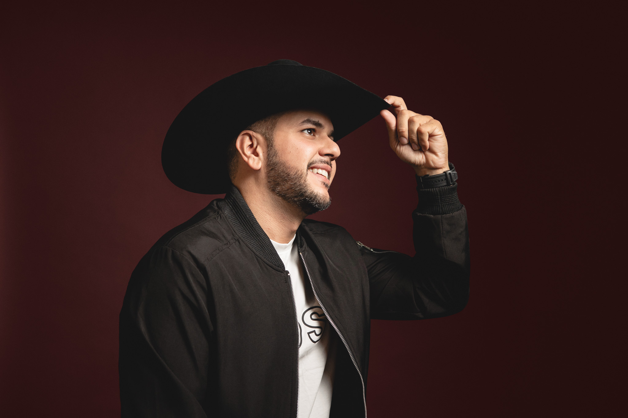 César Mendoza lanza su álbum de música llanera como solista