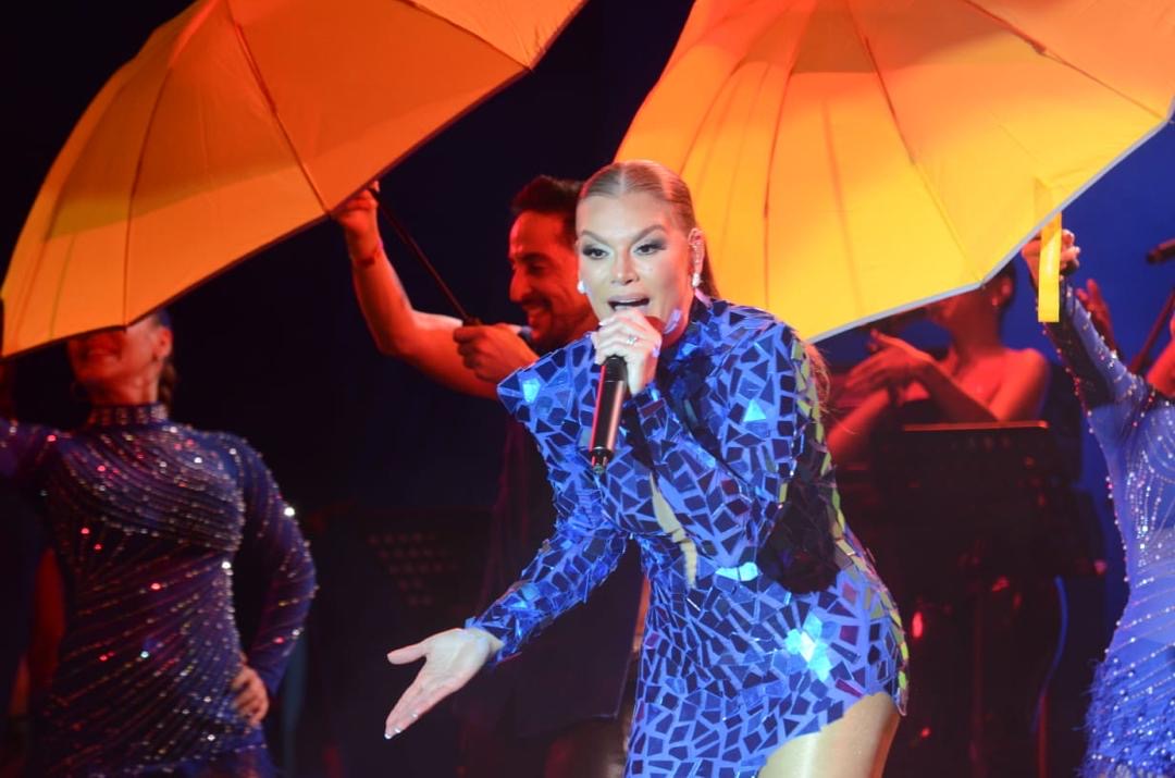 La «Mujer de Fuego» incendia Valencia: Olga Tañón llena el Forum en un emotivo reencuentro