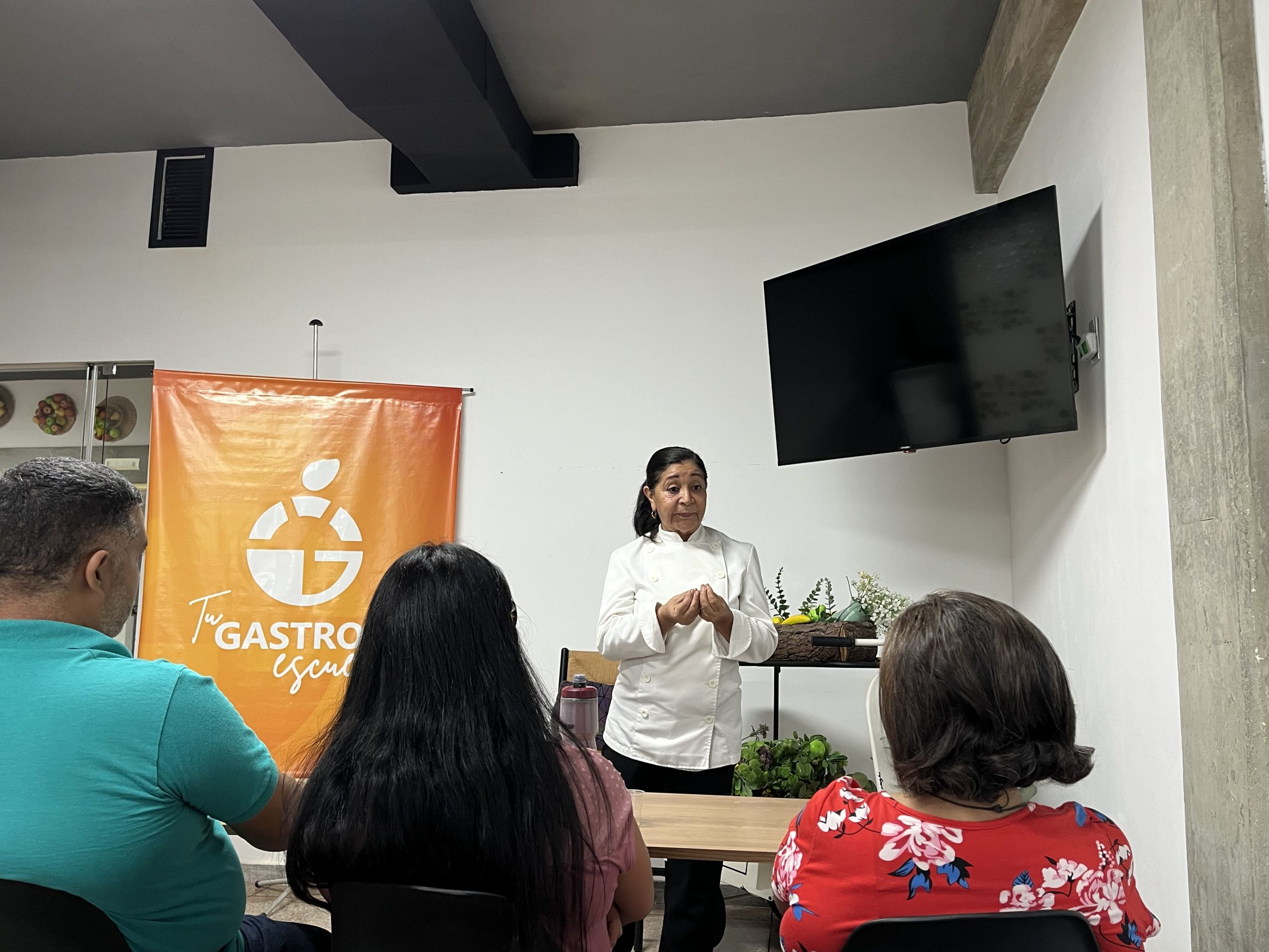 CEA Internacional promueve alimentaciòn sana con conversatorio «Tu cocina: Una opción saludable»