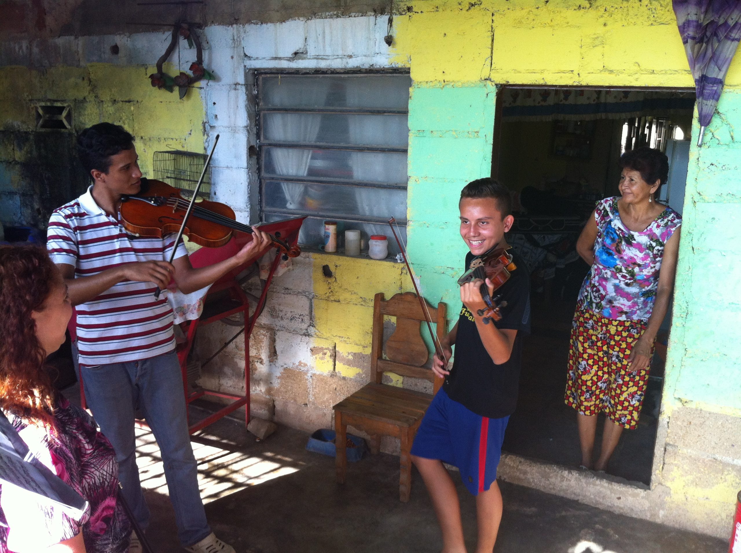 “Los Niños de las Brisas”: La melodía de nuestra juventud en la cartelera nacional