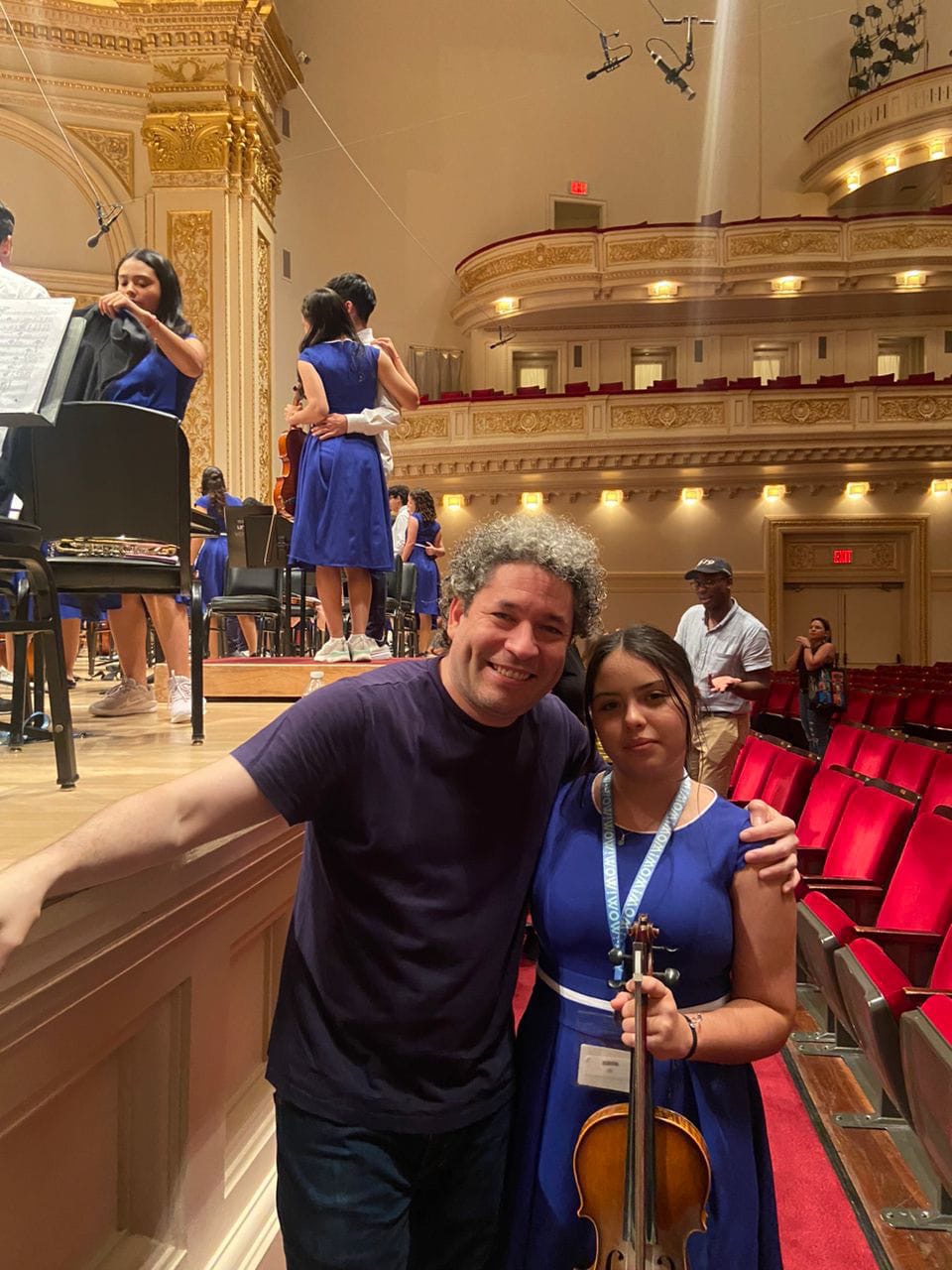 Dissaimy Viloria representó El Sistema Carabobo en gira internacional junto a la Orquesta Sinfónica Infantil Nacional