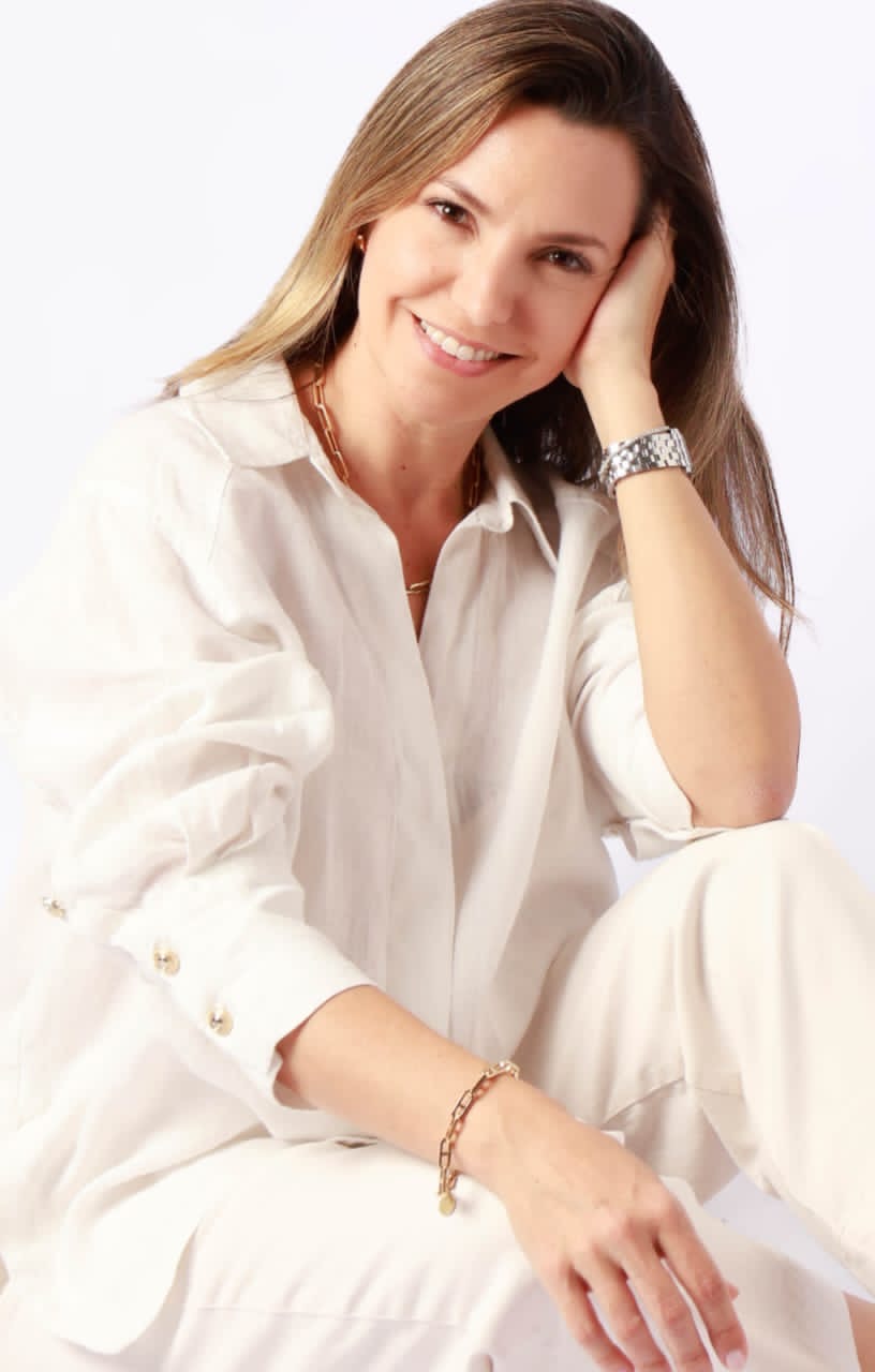 La carabobeña Jessica Balocchi diseñadora recibe Premio » Mara de Oro» 2024