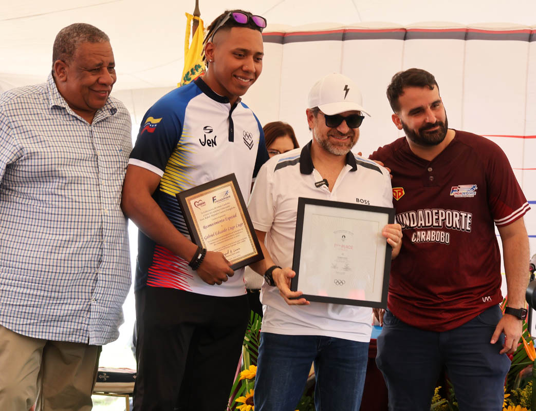 Gobernador Rafael Lacava entregó reconocimiento a atletas carabobeños destacados en París 2024