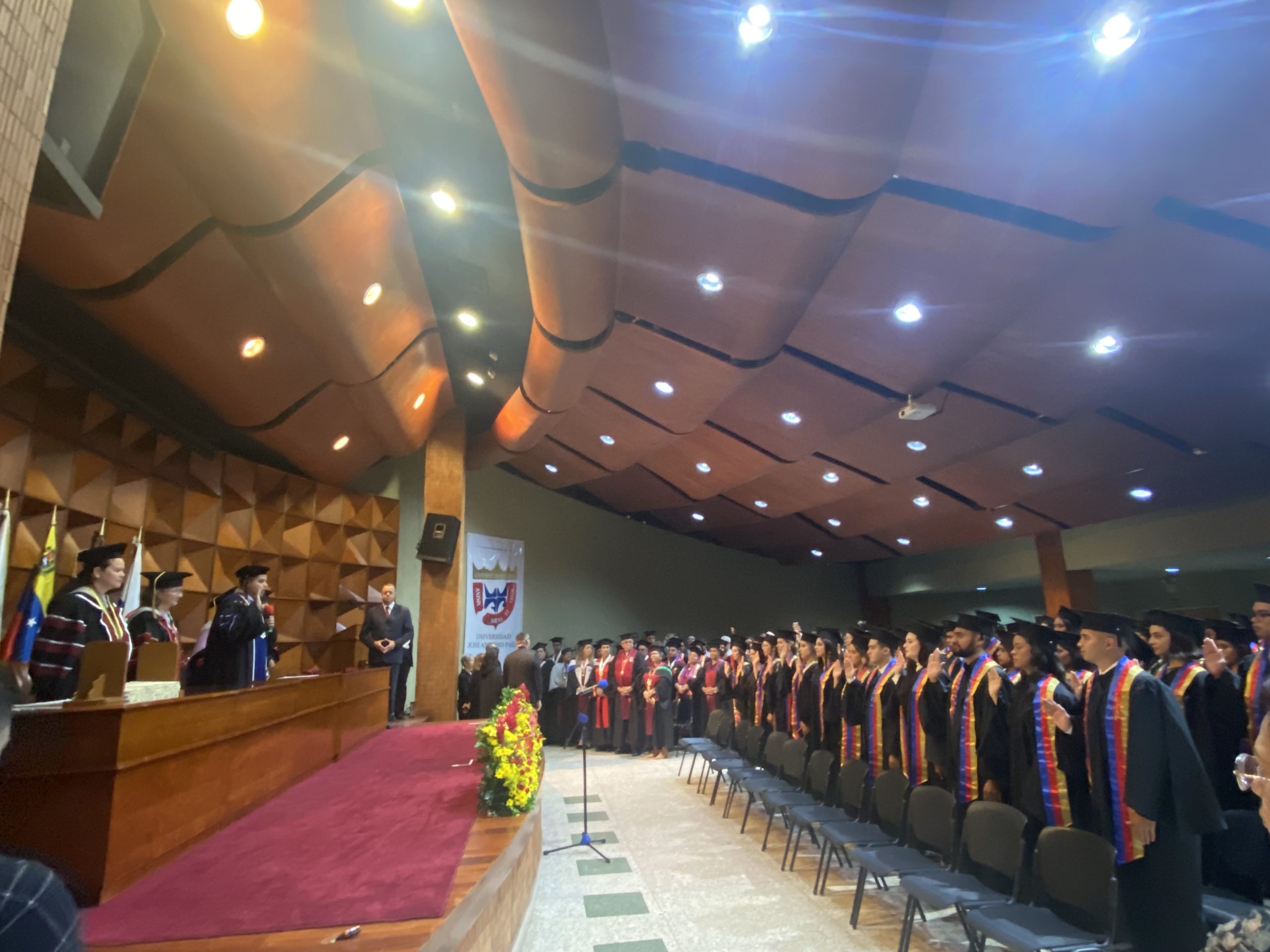Universidad José Antonio Páez aporta 342 nuevos profesionales
