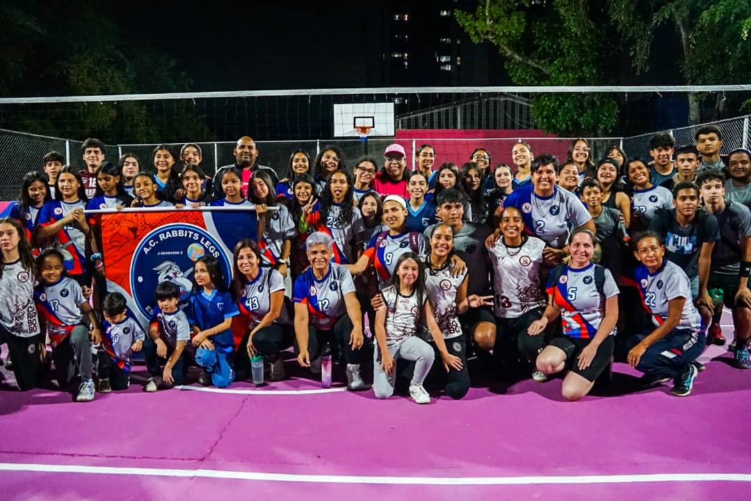 Alcaldesa Ana González reinauguró la cancha deportiva de Las Quinta