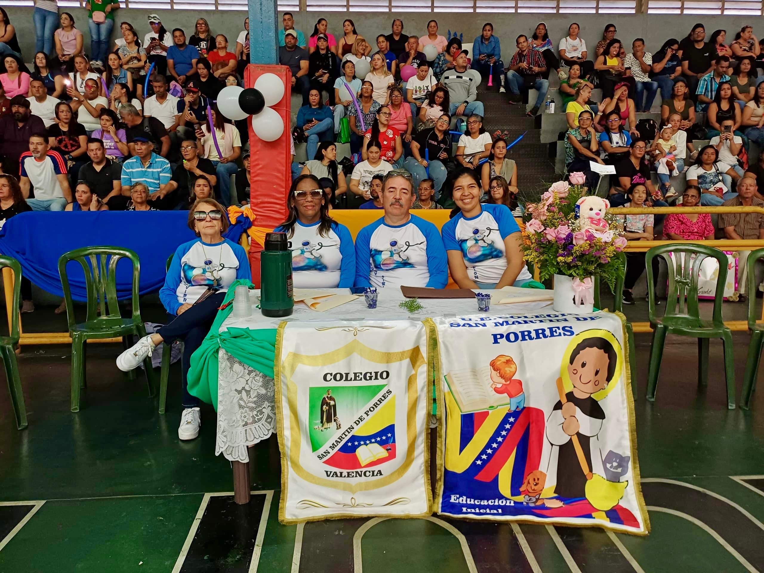 El colegio “San Martín de Porres” celebró sus 29 años de excelencia con un desfile aniversario