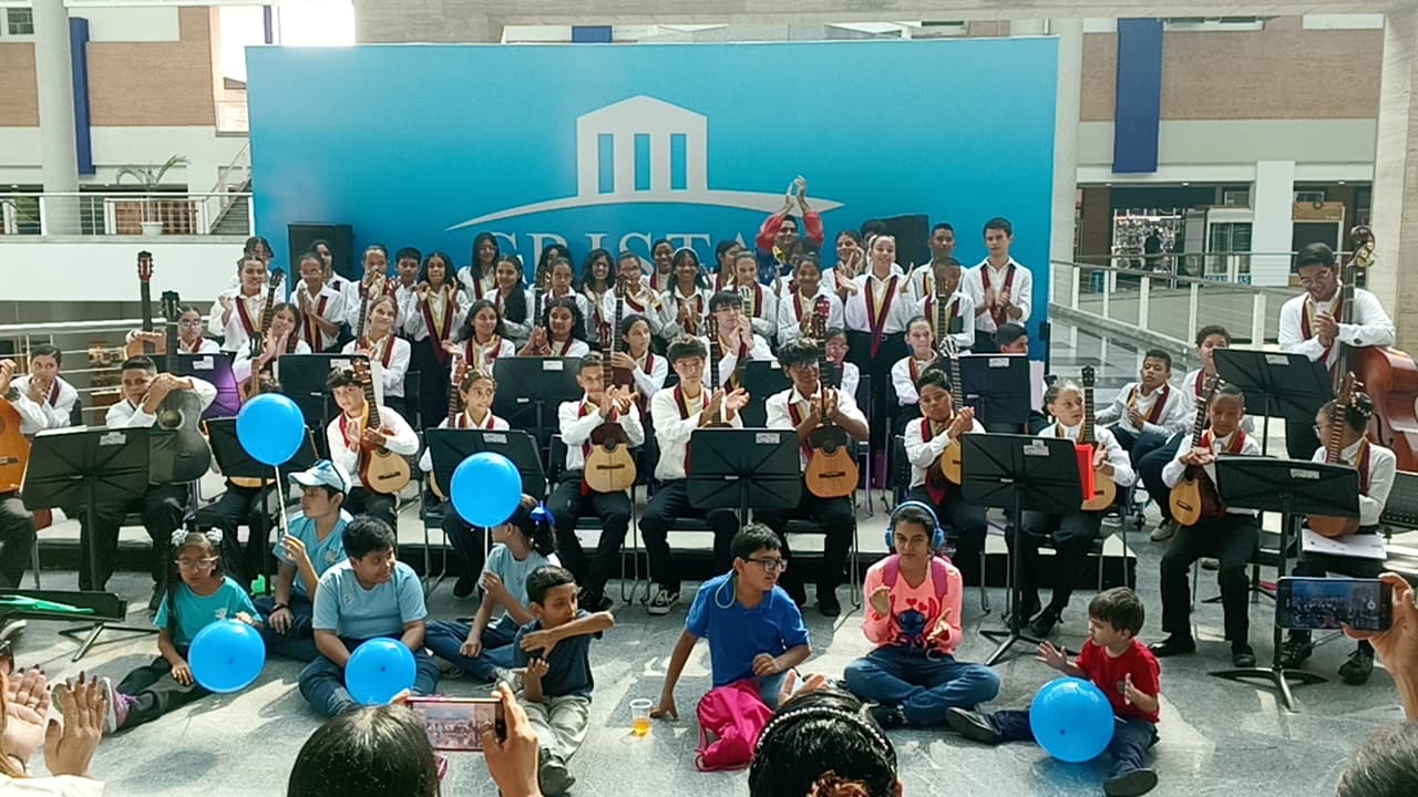 Centro Comercial Cristal conmemoró el Día Mundial del Autismo con emotivo acto en Naguanagua