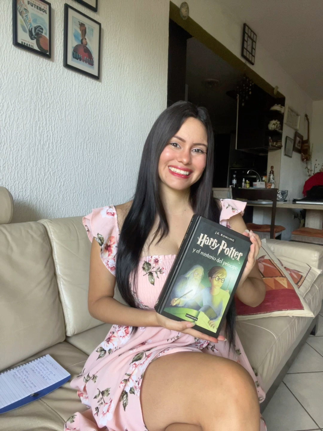 Glei Hernández: la voz que impulsa la lectura en redes sociales con Cápsula Literaria