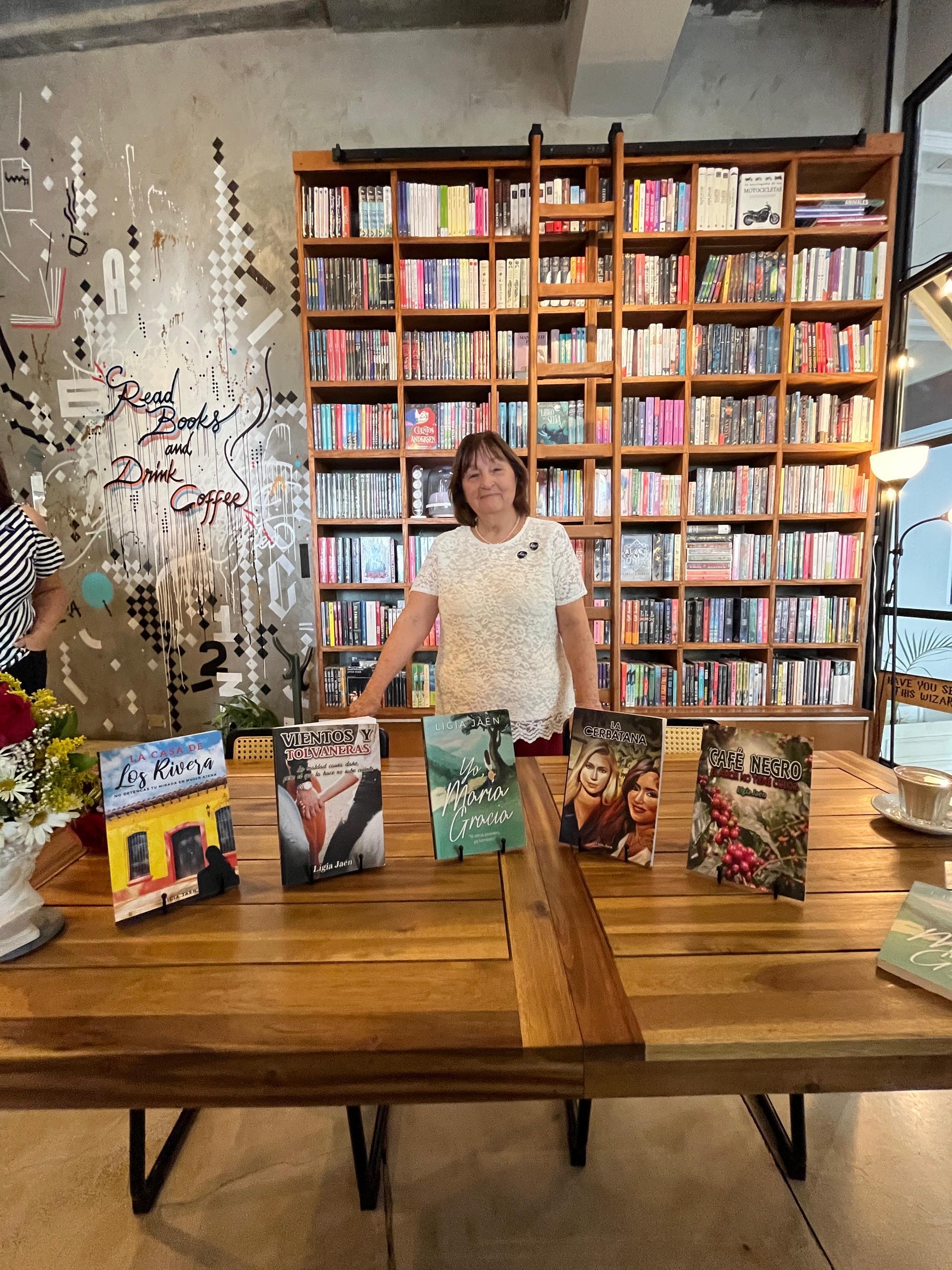 Encuentro con la escritora Ligia Jaén mostró la fortaleza de la mujer como fuente de inspiración
