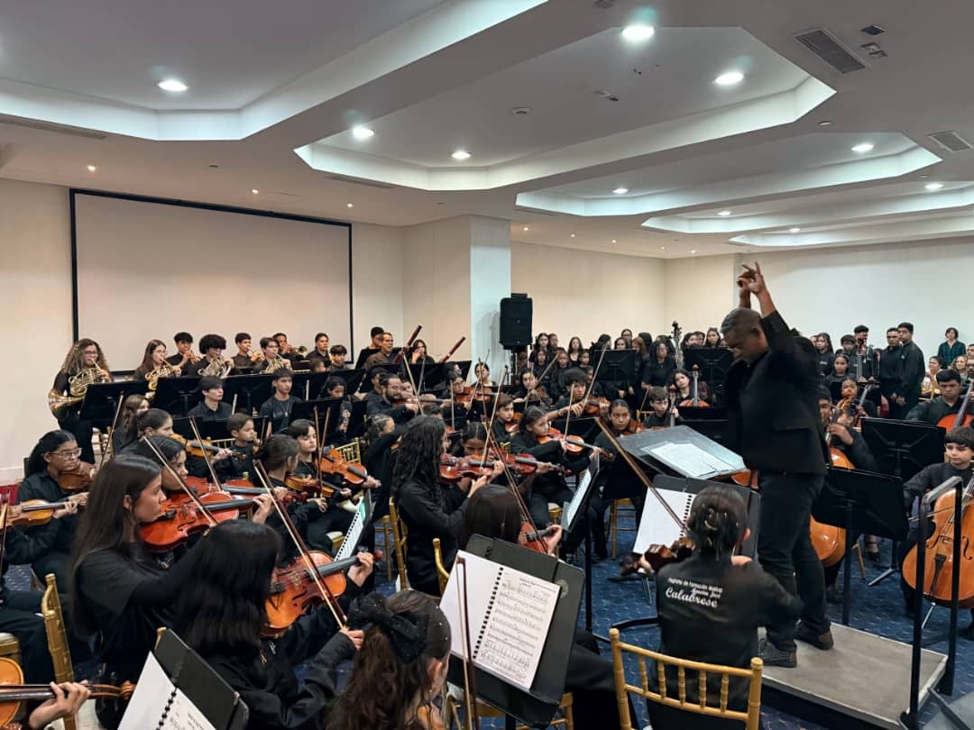 Jóvenes talentos de la Academia Internacional de Música “Maestro José Calabrese” brillaron en majestuoso concierto aniversario